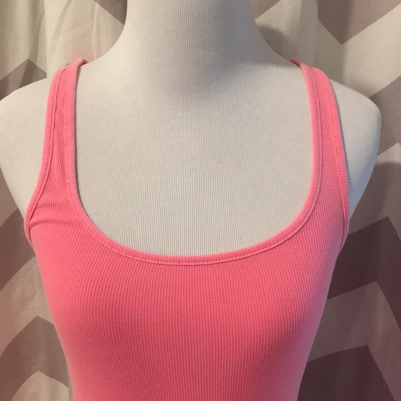 VS Pink tank - Picture 2 of 4